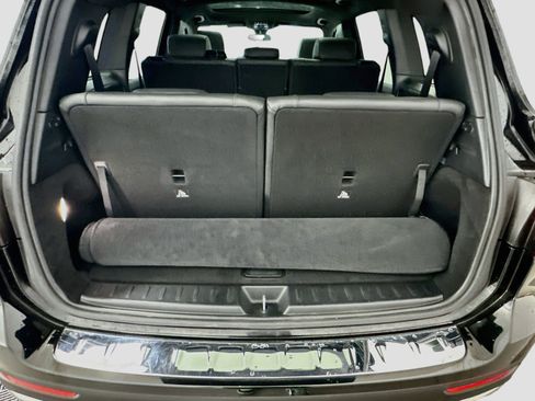 Used 2022 Mercedes-Benz GLB 250 4MATIC w/ Premium Package Lite image 31