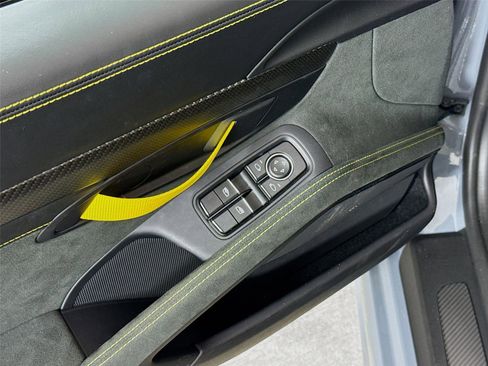 Used 2025 Porsche 718 Cayman GT4 RS w/ Weissach Package image 18