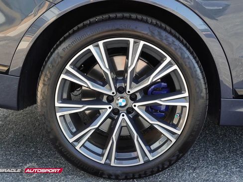 Used 2022 BMW X7 M50i AWD/4WD image 11