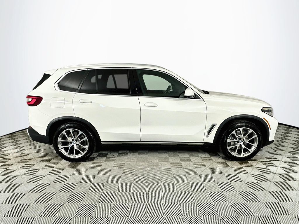 Used 2023 BMW X5 xDrive40i w/ Premium Package AWD/4WD image 8