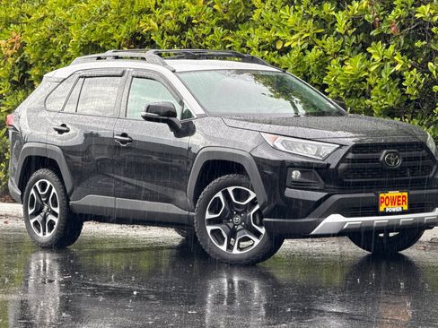 Used 2019 Toyota RAV4 Adventure AWD/4WD image 2