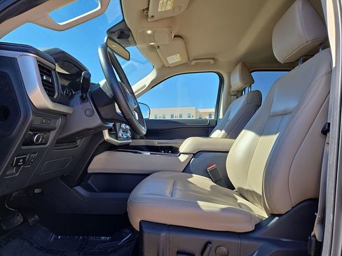 Used 2024 Ford Expedition Max XLT image 21