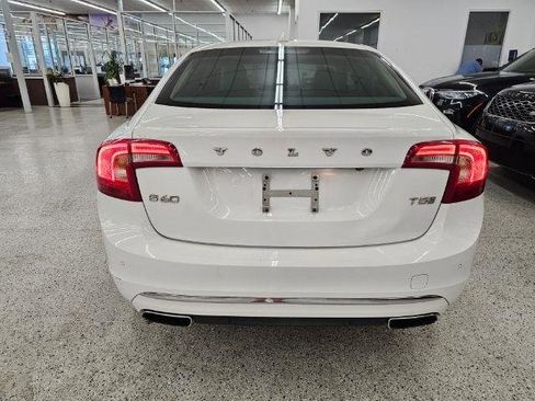 Used 2016 Volvo S60 T5 Premier image 5
