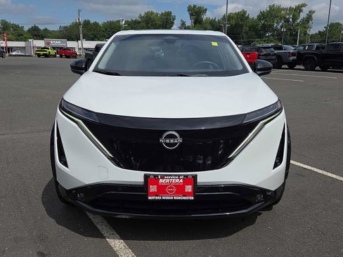 Used 2024 Nissan Ariya AWD image 2