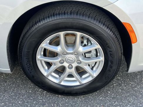 Used 2026 Chrysler Pacifica Select FWD image 6
