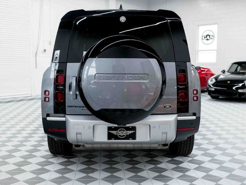 Used 2023 Land Rover Defender 130 SE image 8