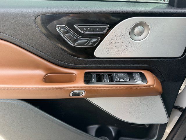 Used 2024 Lincoln Aviator Reserve w/ Equipment Group 201A AWD/4WD image 31