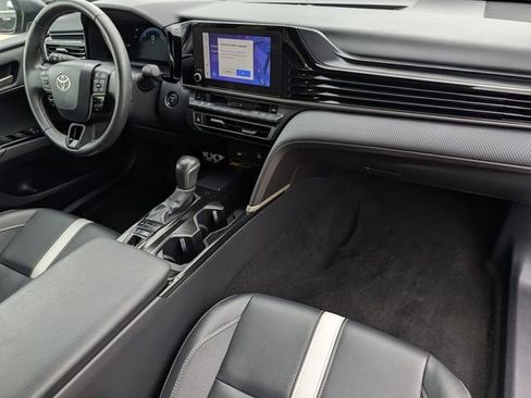 Used 2025 Toyota Camry SE FWD image 31