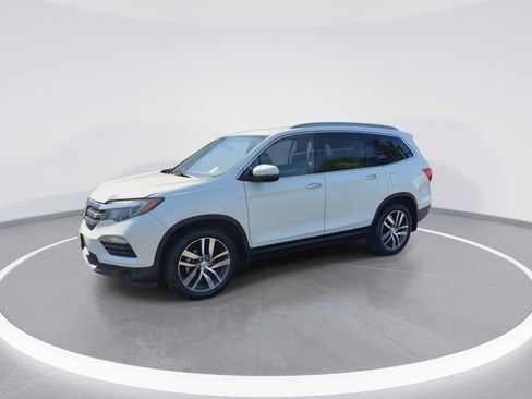 Used 2016 Honda Pilot Elite image 4