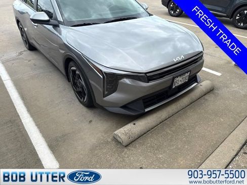 Used 2025 Kia K4 EX FWD image 3