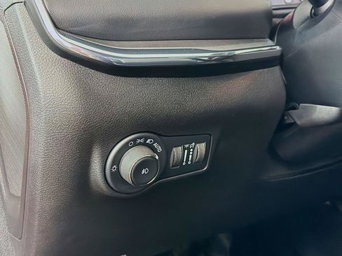 Used 2022 Jeep Compass Limited AWD/4WD image 17