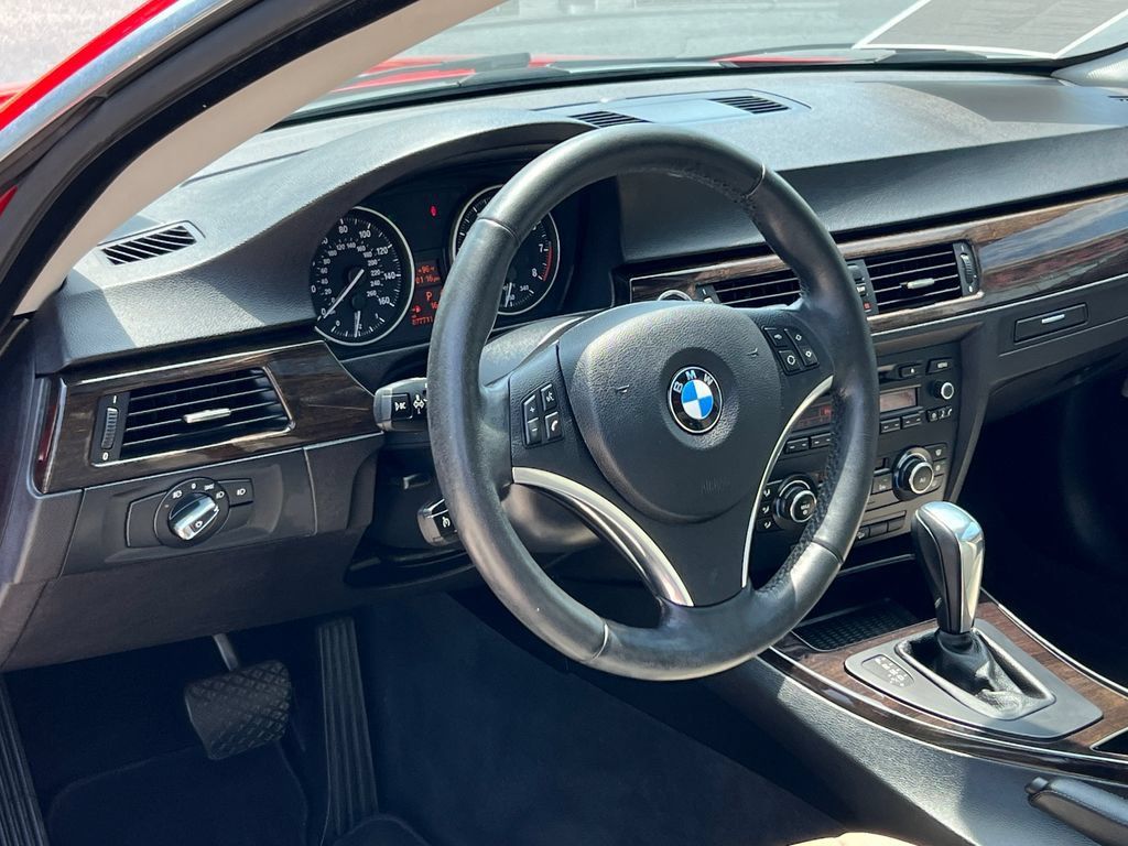 Used 2012 BMW 328i xDrive Coupe AWD/4WD image 5