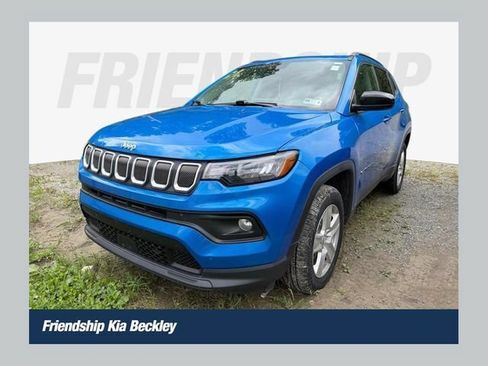 Used 2022 Jeep Compass Latitude w/ Sun and Sound Group AWD/4WD image 1