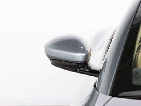 Certified 2019 Ferrari Portofino image 32