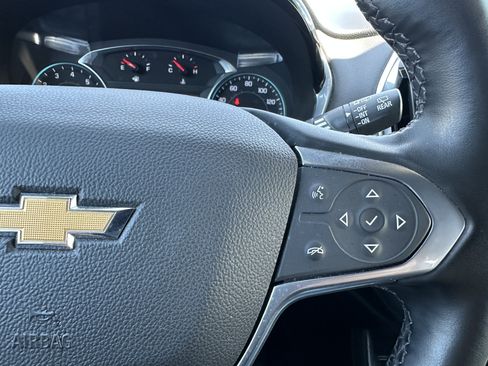 Used 2023 Chevrolet Traverse LT FWD image 29