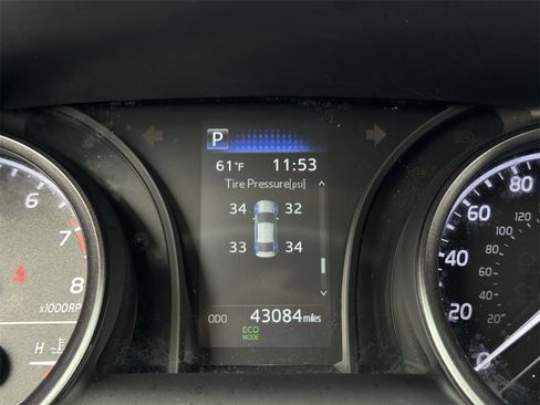 Used 2024 Toyota Camry SE image 13