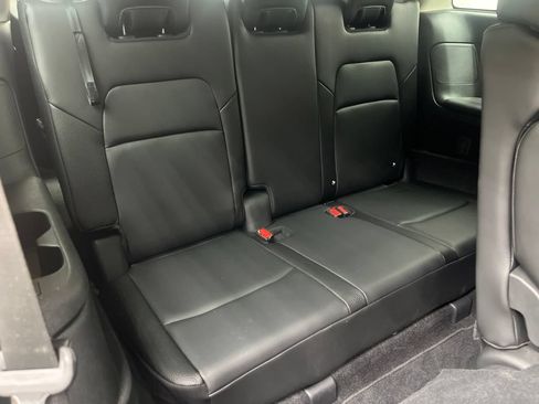 Used 2025 Nissan Pathfinder SL FWD image 22
