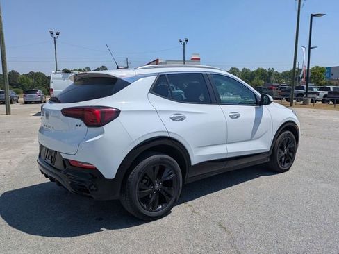 Used 2024 Buick Encore GX Sport Touring AWD/4WD image 3