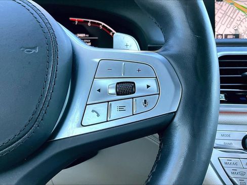 Used 2022 BMW 740i w/ M Sport Package image 24