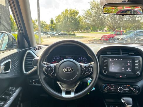 Used 2020 Kia Soul S FWD image 27