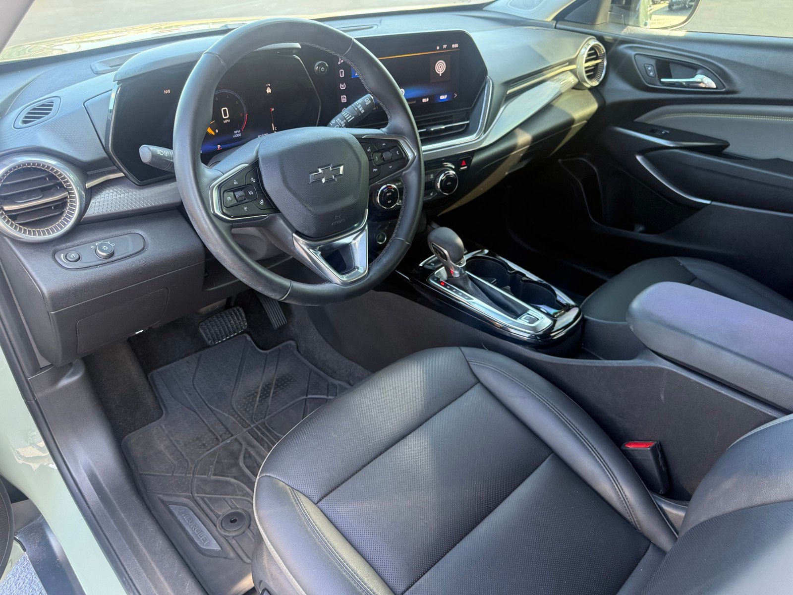 Used 2024 Chevrolet Trax ACTIV w/ Driver Confidence Package FWD image 18