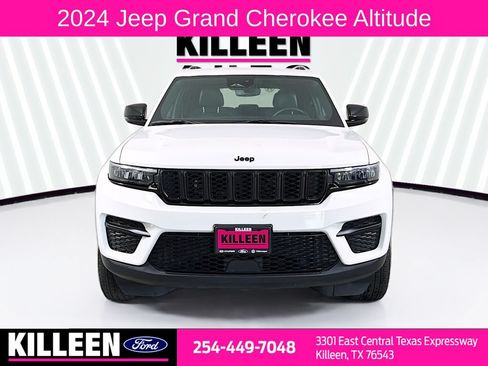 Used 2024 Jeep Grand Cherokee Altitude RWD image 2