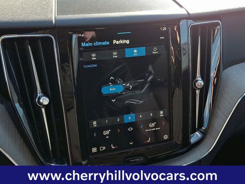 Certified 2025 Volvo XC60 B5 Plus image 17