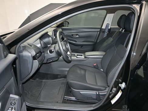 Used 2024 Nissan Sentra SV FWD image 11