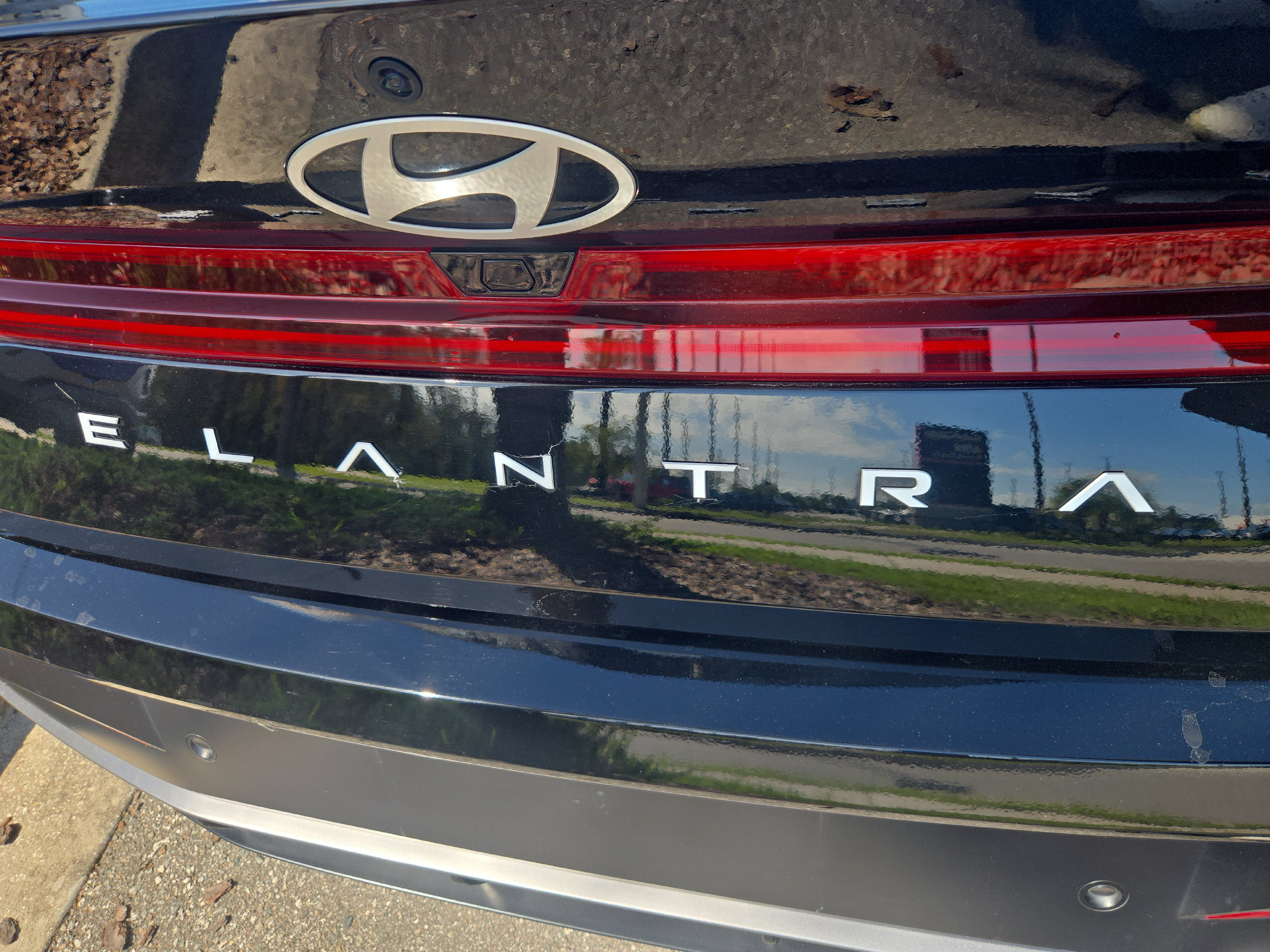 Used 2024 Hyundai Elantra Limited FWD image 15