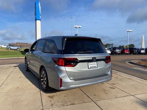 New 2026 Honda Odyssey EX-L image 7