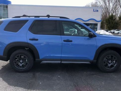 New 2025 Honda Pilot TrailSport image 10