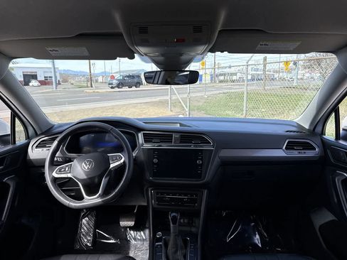 Used 2024 Volkswagen Tiguan SE image 15