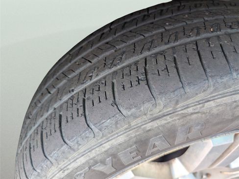 Used 2006 Ford Explorer Eddie Bauer RWD image 39