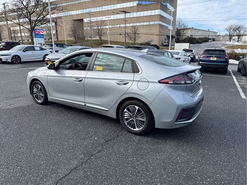 Used 2021 Hyundai Ioniq SEL image 3