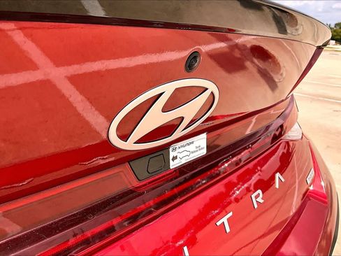 Used 2025 Hyundai Elantra SEL FWD image 31