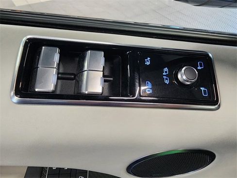 Used 2022 Land Rover Range Rover Sport SVR image 22