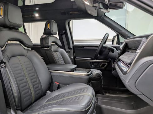 Used 2024 Rivian R1S Adventure AWD/4WD image 33