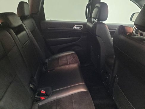 Used 2018 Jeep Grand Cherokee Altitude AWD/4WD image 19
