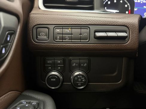 Used 2021 GMC Yukon Denali AWD/4WD image 33