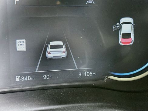 Used 2025 Genesis G70 2.5T RWD image 19