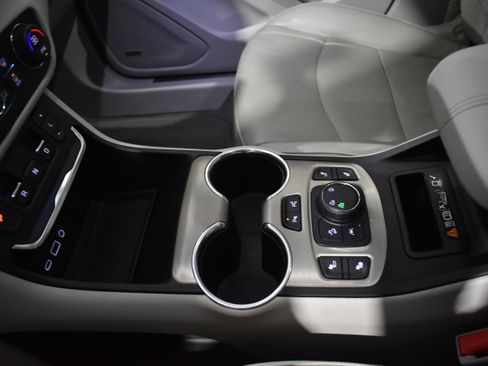 Used 2019 GMC Terrain Denali w/ Advanced Safety Package image 26