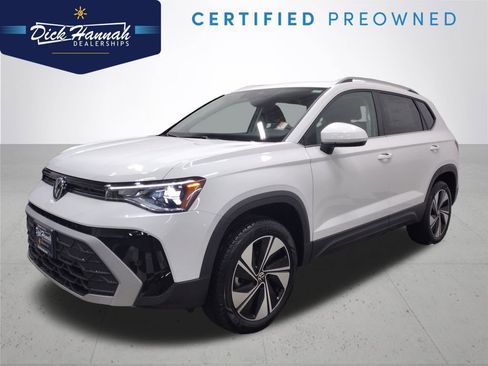 Used 2025 Volkswagen Taos SE image 1