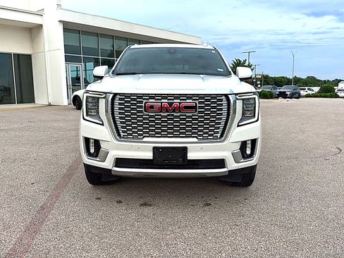 Used 2022 GMC Yukon Denali AWD/4WD image 2