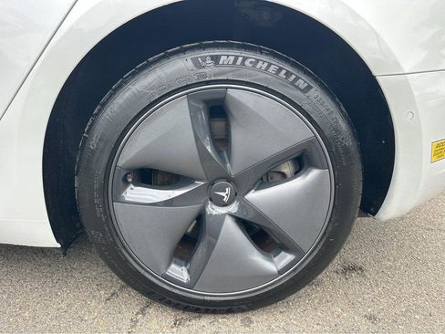 Used 2020 Tesla Model 3 Standard Range Plus image 14