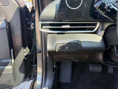Used 2024 Hyundai Elantra SEL FWD image 23