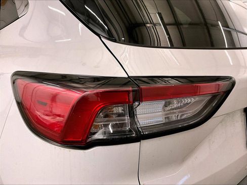 Used 2022 Ford Escape SE w/ Convenience Package FWD image 28
