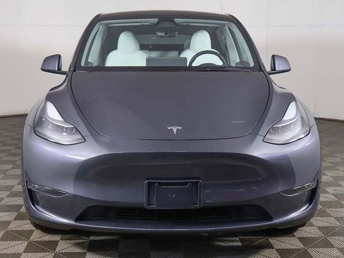 Used 2023 Tesla Model Y 2WD image 12