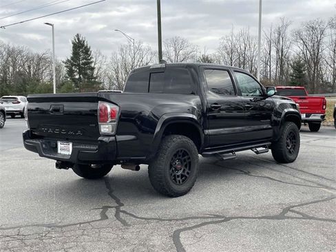 Used 2022 Toyota Tacoma TRD Sport image 5