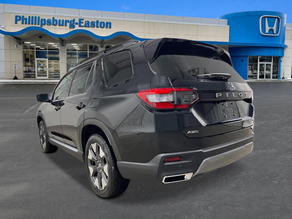 New 2026 Honda Pilot Touring image 3