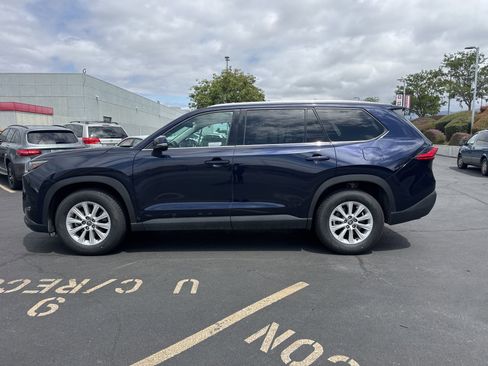 Certified 2024 Toyota Grand Highlander AWD image 4